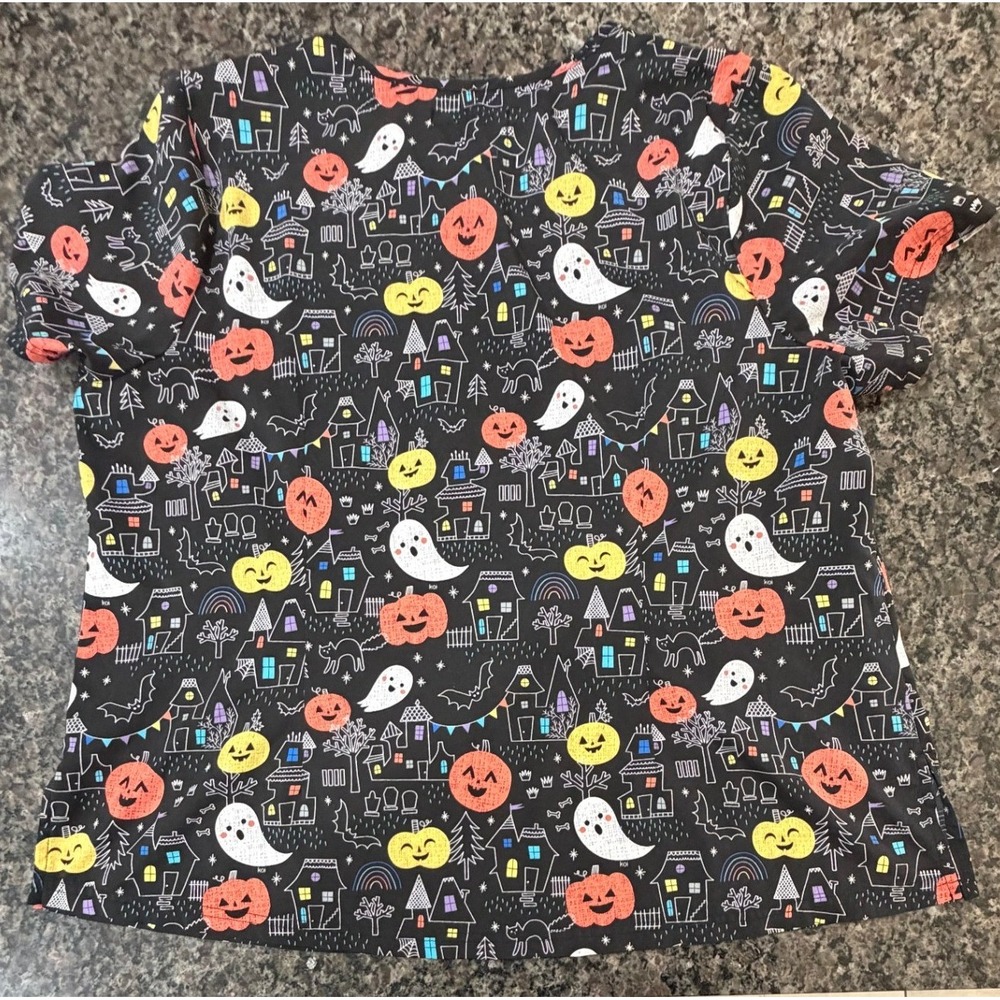 Koi Basics Women Halloween Scrub Top Black 2X Ghost Pumpkin Haunted House V-Neck
